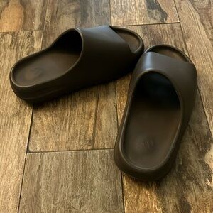 Adidas Yeezy Slides